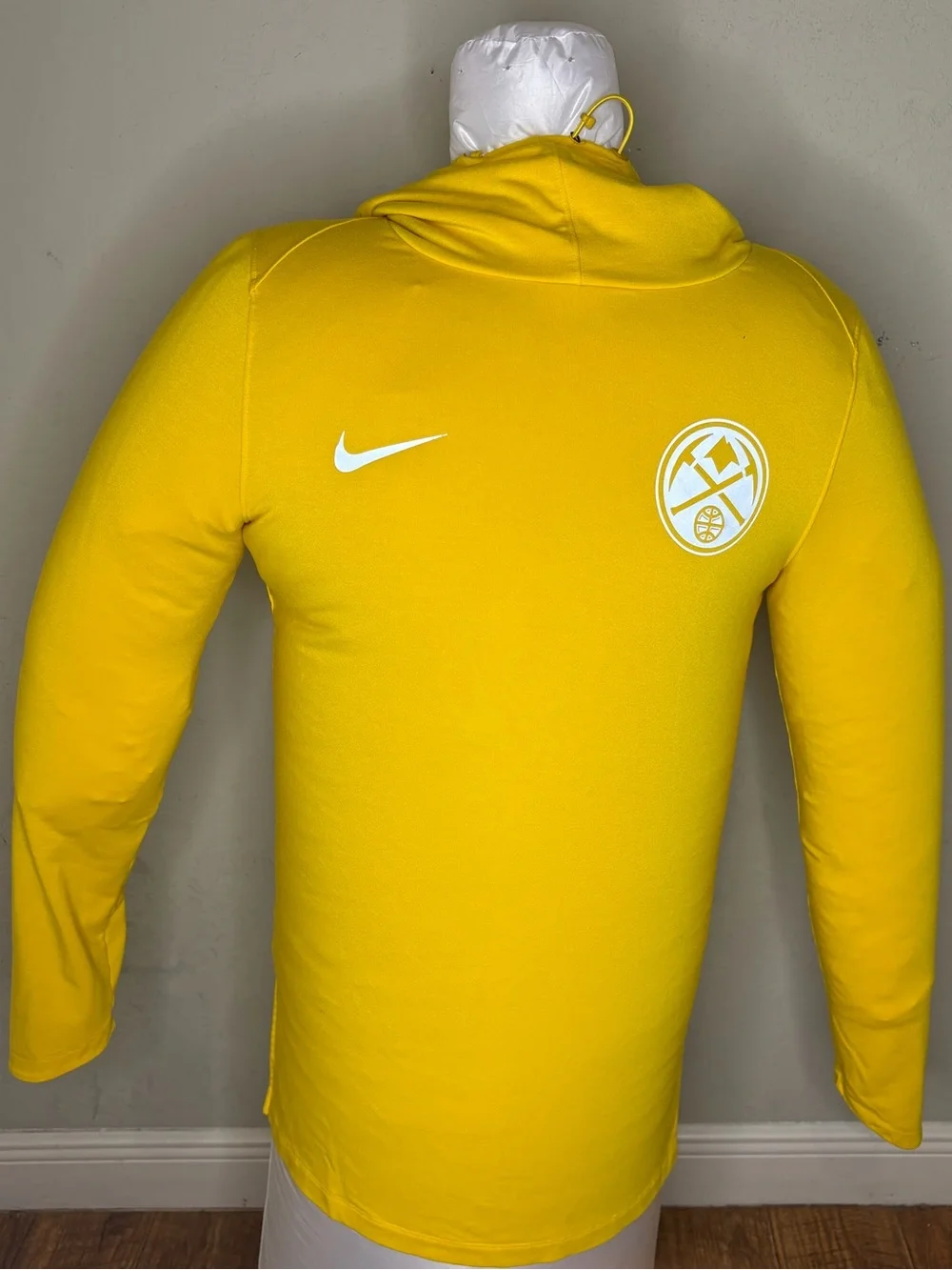 Nike Denver Nuggets Dri-FIT Long Sleeve Shirt Yellow Men's XL NBA Team Logo
